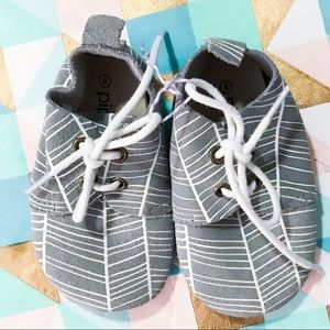 Piper Finn Grey and White Oxfords - soft sole